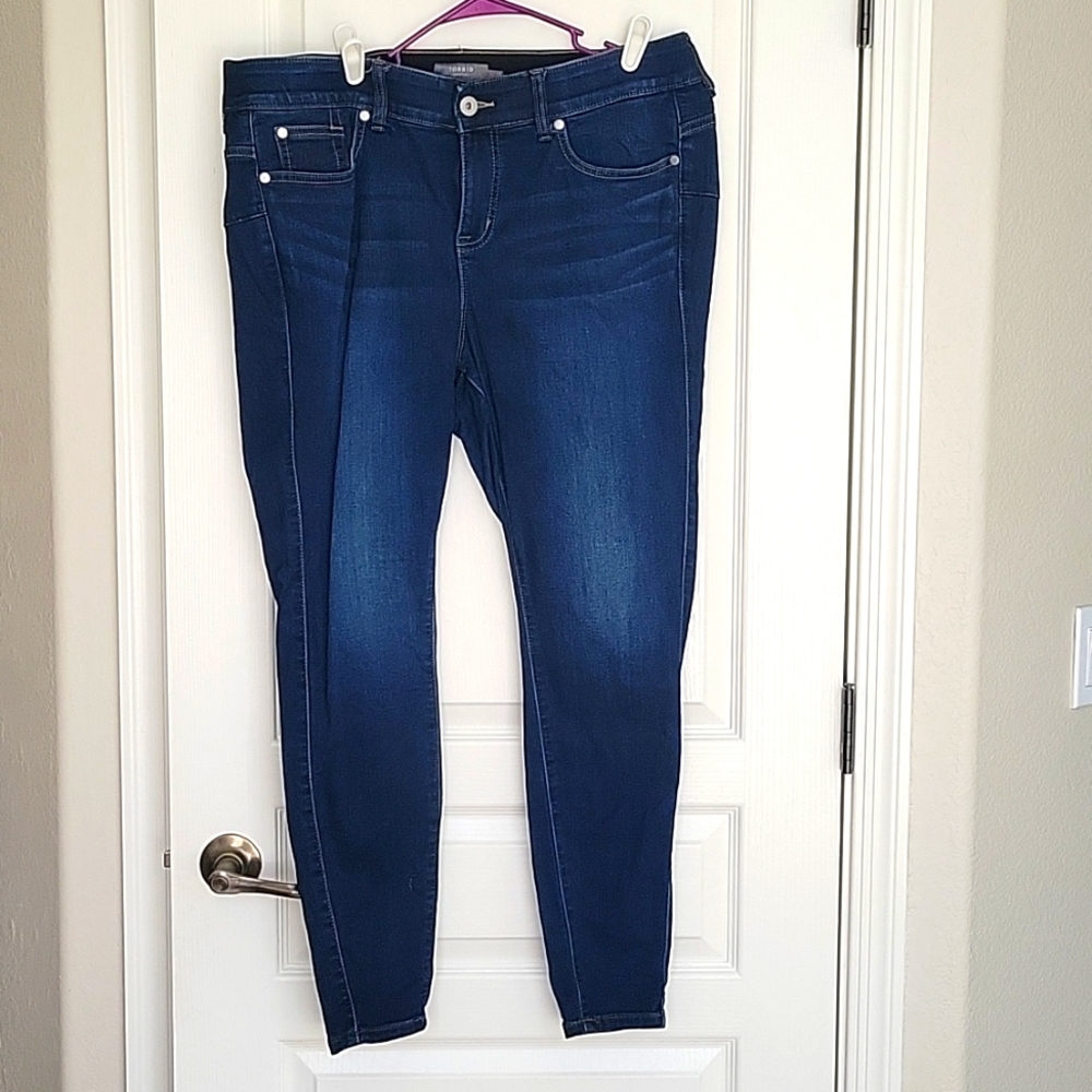 Torrid Bombshell Skinny Jeans, Dark Rinse (Size 16R)